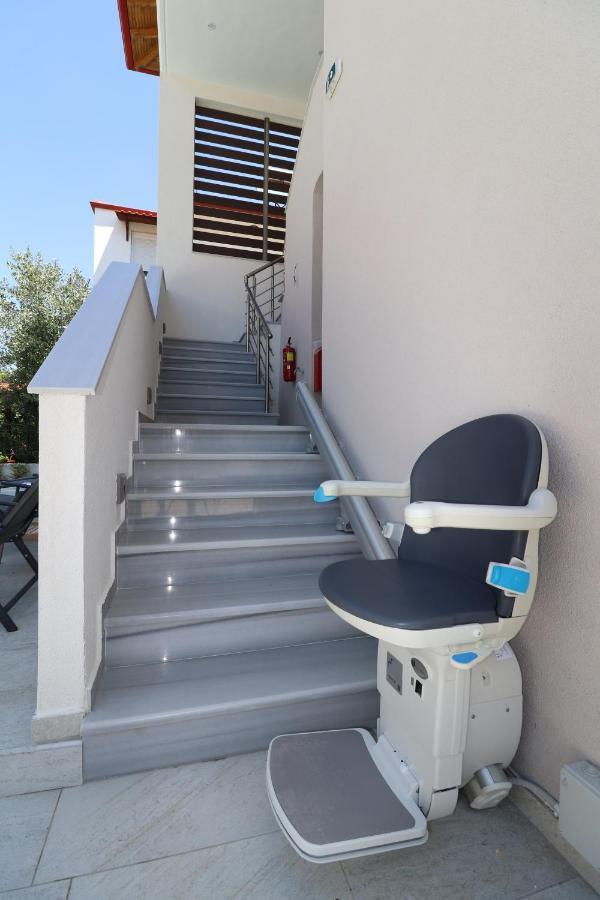 Vrasná Sunshine Rooms And Suites מראה חיצוני תמונה