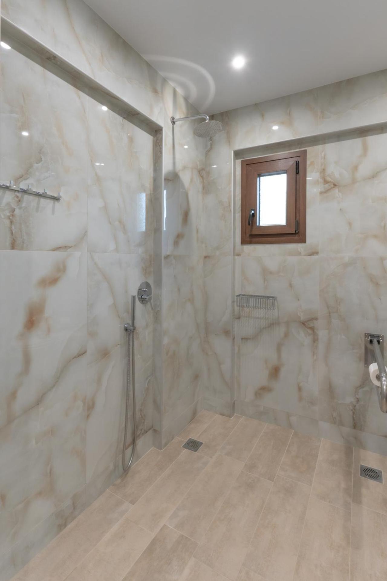 Vrasná Sunshine Rooms And Suites מראה חיצוני תמונה