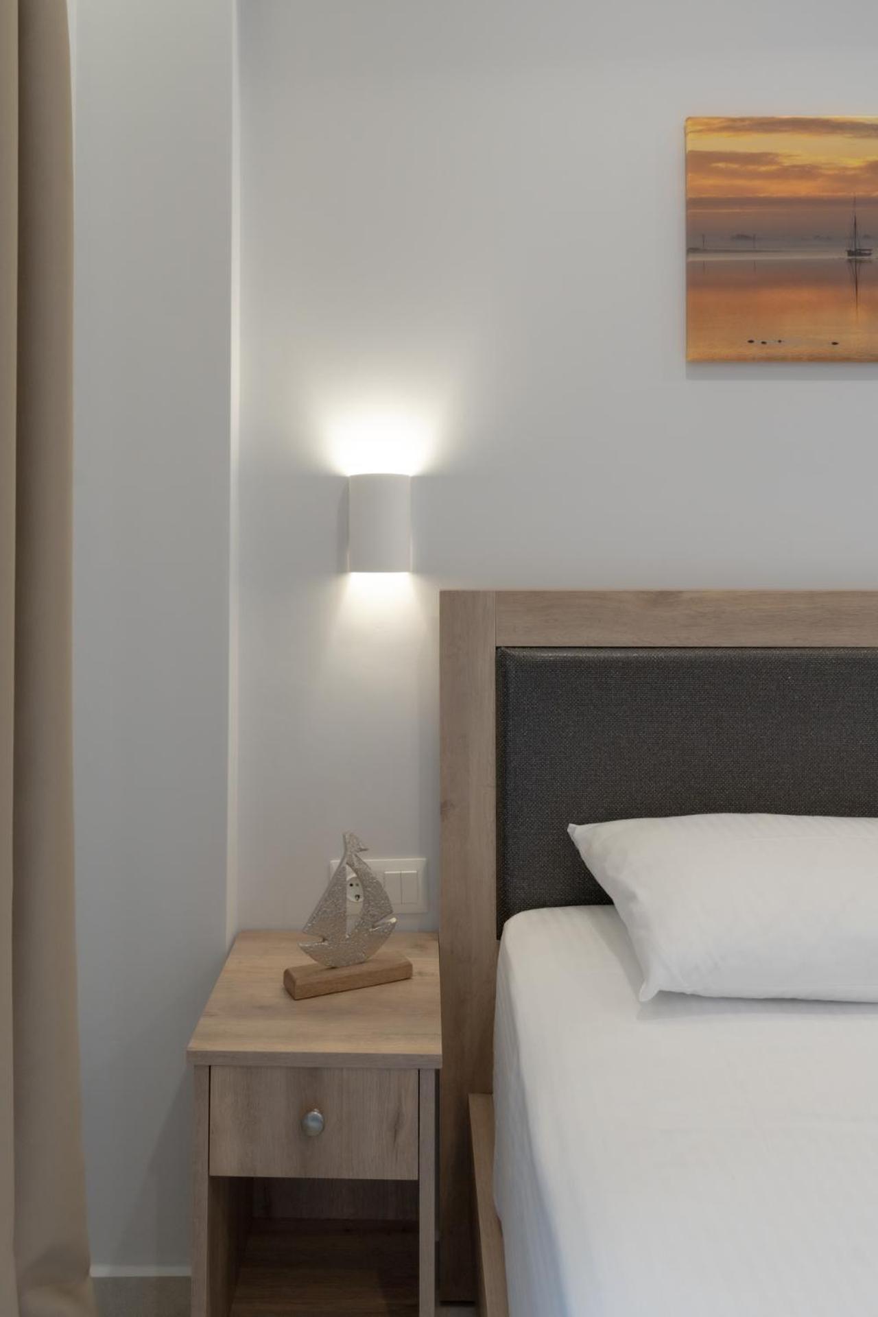 Vrasná Sunshine Rooms And Suites מראה חיצוני תמונה
