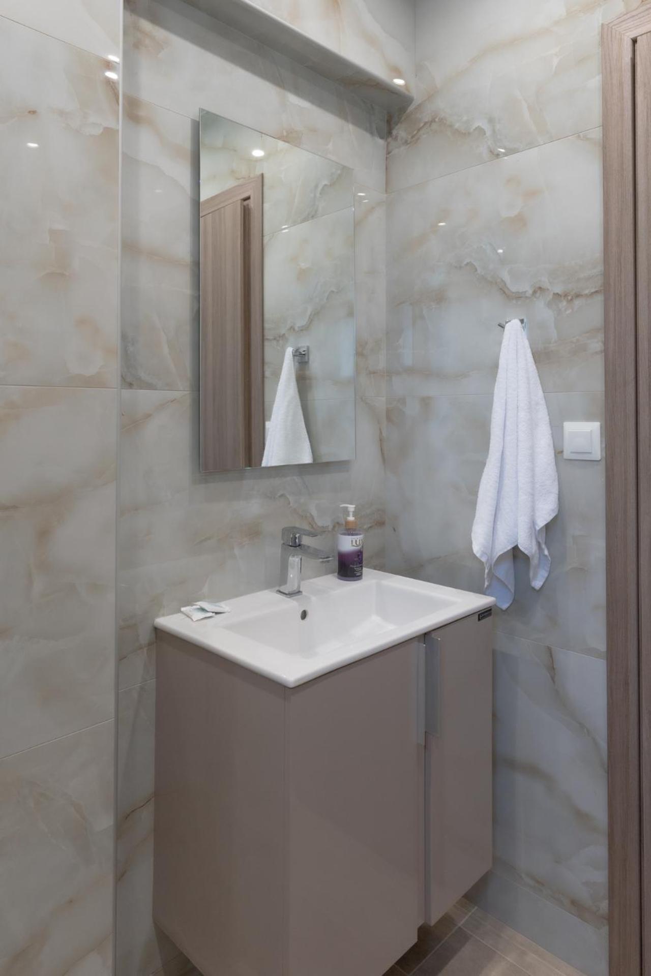 Vrasná Sunshine Rooms And Suites מראה חיצוני תמונה