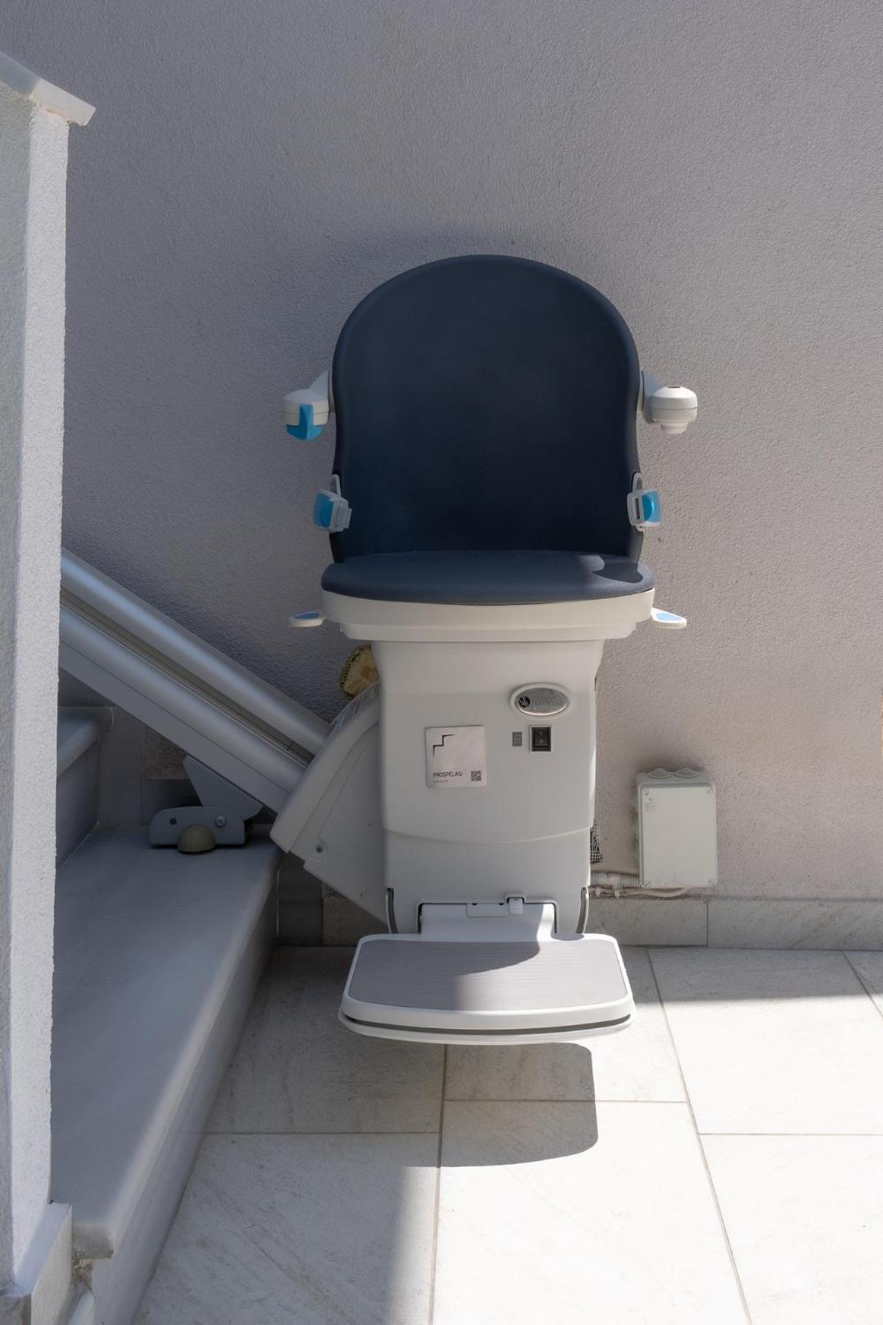 Vrasná Sunshine Rooms And Suites מראה חיצוני תמונה